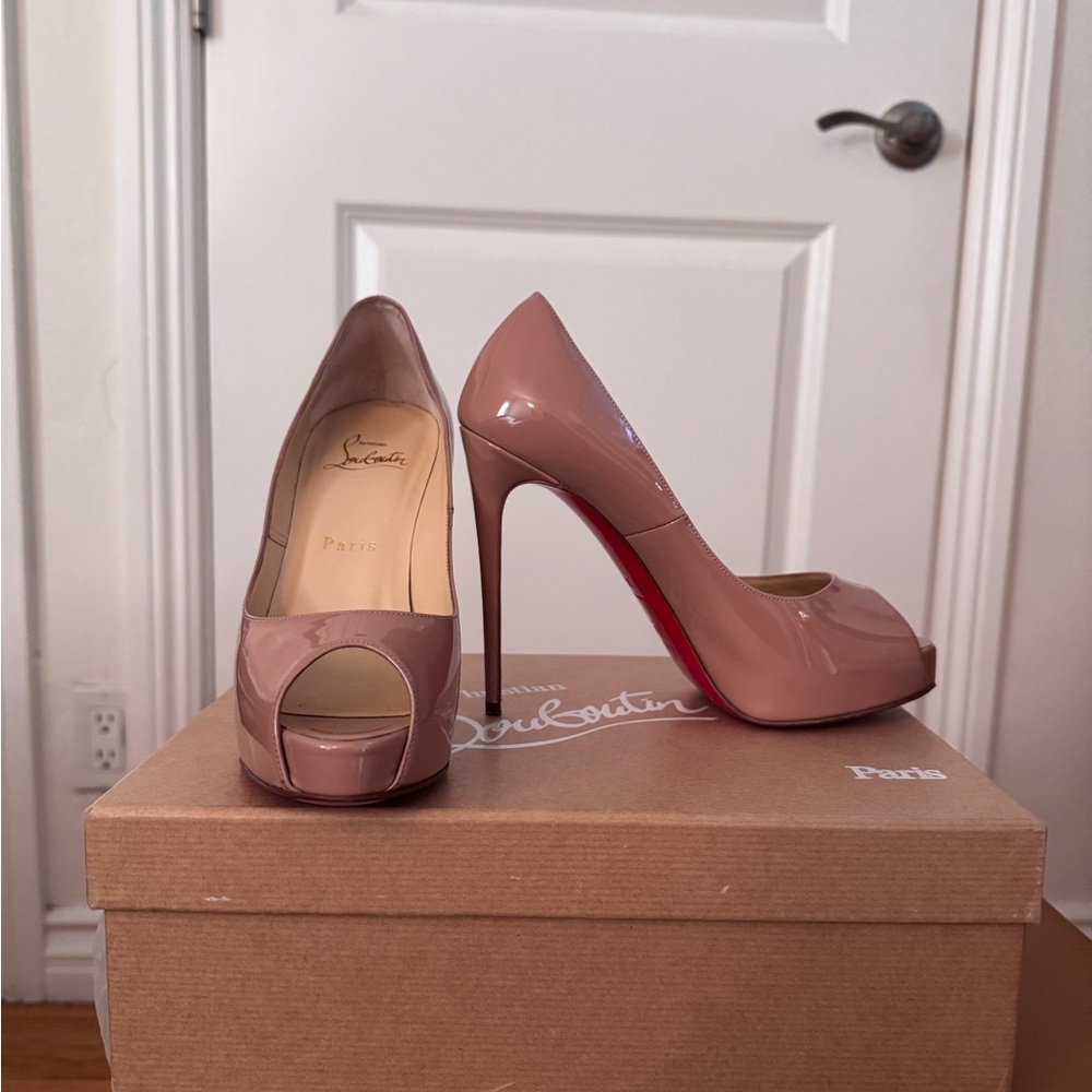 Christian Louboutin New Very Prive peep Toe Heels